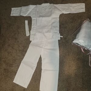 White Martial Arts Uniform Size 1/140